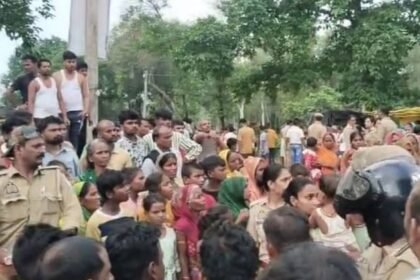 barabanki:-होटल-संचालक-की-पिटाई-से-घायल-युवक-की-मौत,-ग्रामीणों-ने-शव-रखकर-सड़क-की-जाम…-होटल-में-की-तोड़फोड़