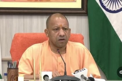 up:-खाद-की-कालाबाजारी-पर-योगी-सरकार-सख्त,-अफसरों-को-निर्देश-लगातार-करें-मॉनिटरिंग,-उपलब्धता-की-जानकारी-दी