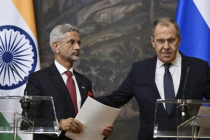 रूसी-विदेश-मंत्री-सर्गेई-लावरोव-से-मिले-जयशंकर,-बोले-“भारत-नहीं,-चीन-है-रूस-का-सबसे-बड़ा-तेल-खरीदार”