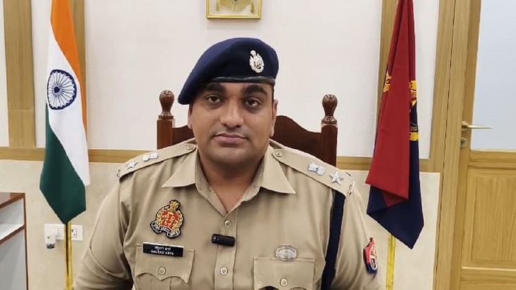 bareilly-news:-एसएसपी-ने-चार-थानों-के-प्रभारियों-की-जिम्मेदारी-बदली,-दो-को-किया-लाइन-हाजिर