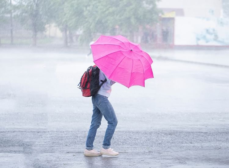up-weather:-आज-से-आएगी-मानसून-में-कमी,-सिर्फ-इन-जिलों-के-लिए-जारी-हुआ-बारिश-का-अलर्ट;-जानिए-पूर्वानुमान
