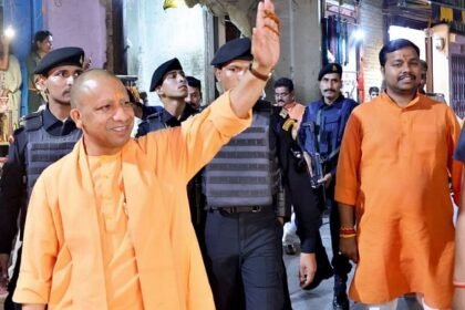 cm-yogi-visit:-रोपवे-के-स्टेशन-का-आज-निरीक्षण-करेंगे-सीएम-योगी,-बाढ़-प्रभावित-लोगों-को-बांटेंगे-राहत-सामग्री