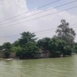 flood-in-ballia:-10-पक्के-मकान-नदी-में-डूबे,-60-हजार-की-आबादी-प्रभावित;-10-गांवों-की-बिजली-काटी