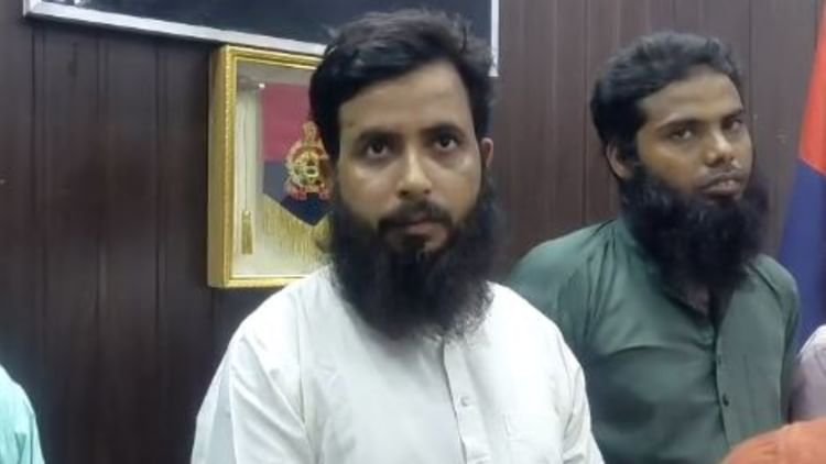 up:-बरेली-में-धर्मांतरण-गिरोह-के-सरगना-अब्दुल-मजीद-का-पैनकार्ड-निकला-फर्जी,-अब-बैंकों-से-डाटा-जुटाएगी-पुलिस