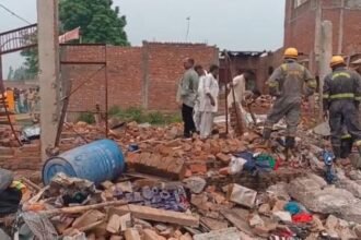 लखनऊ-में-पटाखा-फैक्टरी-में-भीषण-विस्फोट:-सात-लोगों-की-मौत-की-खबर,-पांच-घायल;-सीएम-योगी-ने-लिया-घटना-का-संज्ञान