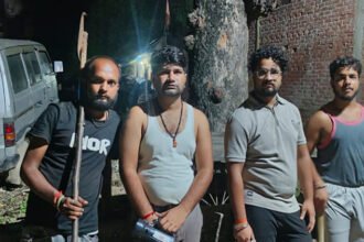 kanpur:-जागते-रहो…-पुलिस-के-भरोसे-न-रहो,-लगातार-हो-रही-चोरियों-से-परेशान-ग्रामीण-रातभर-जागकर-लगा-रहे-आवाज