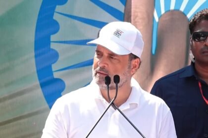 पटना-में-bjp-पर-बरसे-राहुल-गांधी,-कहा-“हाइड्रोजन-बम-आने-वाला-है,-मोदीजी-अपना-चेहरा-देश-को-नहीं-दिखा-पाएंगे”