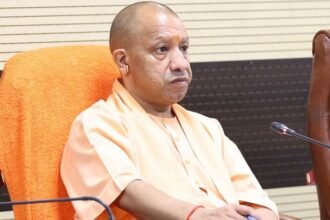 llb-छात्रों-पर-लाठी-चार्ज:-सीएम-योगी-की-कड़ी-नाराजगी,-co…कोतवाल-और-चौंकी-इंचार्ज-नपे;-शाम-तक-मांगी-रिपोर्ट