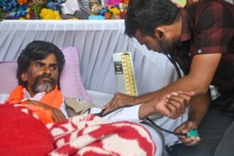 ‘हम-जीत-गए’,-मनोज-जरांगे-ने-खत्म-किया-अनशन;-जानें-सरकार-से-क्या-बात-हुई?