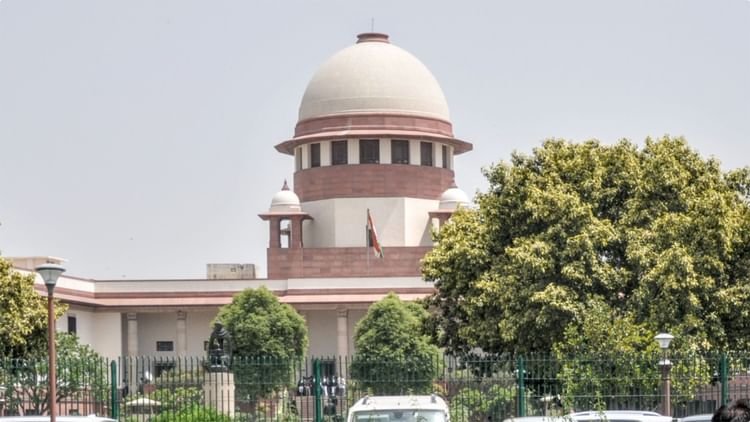 up:-दो-साल-में-tet-पास-करो…सुप्रीम-कोर्ट-के-आदेश-से-शिक्षकों-के-छूटे-पसीने;-छह-हजार-नौकरियों-पर-संकट