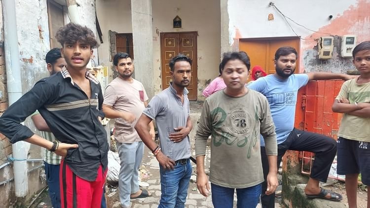 up:-चोर-चोर,-पकड़ो-पकड़ो-का-शोर,-आगरा-के-आधा-दर्जन-मोहल्लों-की-नींद-हुई-हराम…दहशत-में-रात-भर-जग-रहे-लोग
