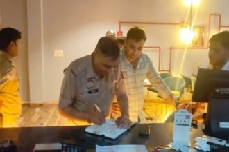 moradabad:-स्पाइस-बार-पर-पुलिस-का-ताला,-आबकारी-विभाग-ने-संचालक-को-भेजा-नोटिस,-फायरिंग-में-सतीश-को-जेल-भेजा