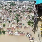 up:-यमुना-ने-वृंदावन-में-मचाया-हाहाकार,-कॉलोनियां-और-सड़कें-जलमग्न,-बेघर-हुए-हजारों-लोग;-प्रशासन-ने-की-ये-अपील