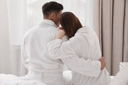 up:-घर-में-अंतरंग-थे-35-साल-की-महिला-और-17-साल-का-प्रेमी…-मासूम-ने-देखा-तो-मार-डाला;-बच्ची-ने-कही-थी-ये-बात