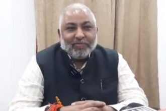 up-news:-परिवहन-मंत्री-दयाशंकर-सिंह-समेत-15-के-खिलाफ-गिरफ्तारी-वारंट-जारी,-जानें-क्या-है-पूरा-मामला