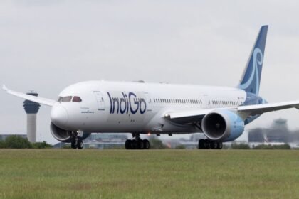 काठमांडू-आने-जाने-वाली-indigo-की-सभी-फ्लाइट्स-सस्पेंड,-नेपाल-में-जबरदस्त-हिंसा-की-वजह-से-बंद-हुआ-एयरपोर्ट