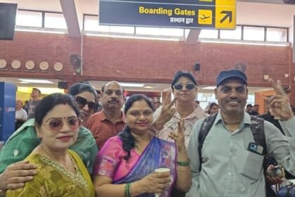 nepal-protest:-नेपाल-से-फंसे-बदायूं-के-श्रद्धालुओं-का-पहला-जत्था-दिल्ली-रवाना,-फोन-पर-बताए-वहां-के-हालात