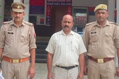 gajraula-news:-शिक्षिका-और-छात्राओं-से-अश्लीलता-में-प्रधानाचार्य-निलंबित,-काॅलेज-आने-पर-भी-लगा-प्रतिबंध