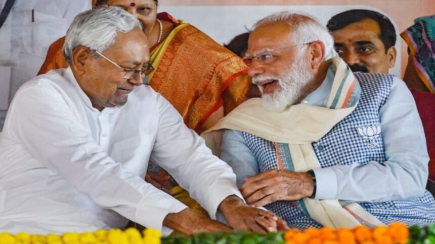 बिहार:-खड़ा-होकर-इनको-प्रणाम-कीजिए…cm-नीतीश-ने-pm-मोदी-की-तारीफ-में-क्या-क्या-कहा,-जानें