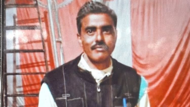 budaun-news:-संदिग्ध-हालात-में-गोली-लगने-से-किसान-की-मौत,-ट्यूबवेल-पर-पड़ा-मिला-खून-से-लथपथ-शव