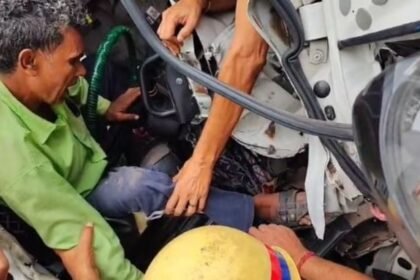 bareilly:-हाईवे-पर-जेसीबी-से-टकराया-ट्रक,-स्टीयरिंग-और-सीट-के-बीच-फंसा-चालक,-वीडियो-देख-कांप-जाएगा-कलेजा