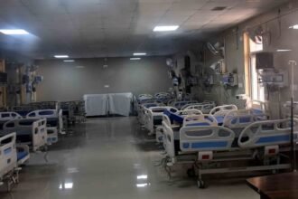 aligarh-news:-अस्तपालों-में-तीन-करोड़-के-वेंटिलेटर-फांक-रहे-धूल,-मरीज-भटकने-को-हैं-मजबूर