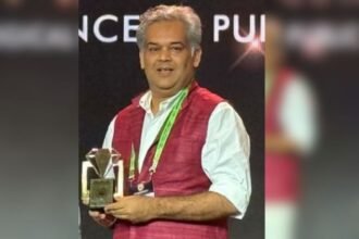 bhu:-बीएचयू-ट्रॉमा-सेंटर-को-मिला-डिजिटल-हेल्थ-इनोवेशन-अवॉर्ड,-प्रो.-सौरभ-सिंह-ने-लिया-ये-सम्मान