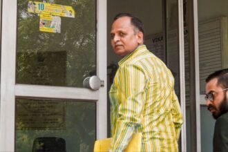 फिर-मुश्किलों-में-सत्येंद्र-जैन,-ed-ने-7.44-करोड़-की-प्रॉपर्टी-की-जब्त,-जानिए-पूर्व-मंत्री-के-करीबियों-का-खेल