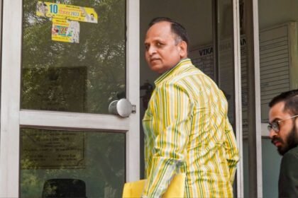 फिर-मुश्किलों-में-सत्येंद्र-जैन,-ed-ने-7.44-करोड़-की-प्रॉपर्टी-की-जब्त,-जानिए-पूर्व-मंत्री-के-करीबियों-का-खेल