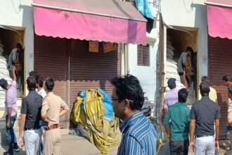 up:-आगरा-में-पान-मसाला-फर्मों-पर-जीएसटी-का-छापा,-स्टॉक-में-मिली-हेराफेरी…65-लाख-का-वसूला-जुर्माना