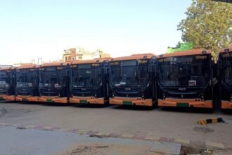 good-news:-अलीगढ़-को-मिलीं-30-ई-बसें,-शहर-से-नोएडा-हाथरस,-आगरा,-मथुरा-व-फरीदाबाद-के-लिए-चलेंगी