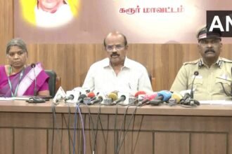 करूर-हादसे-में-40-मौतों-के-बाद-अस्पताल-में-बनाई-गई-हेल्प-डेस्क,-जिला-कलेक्टर-ने-दी-जानकारी