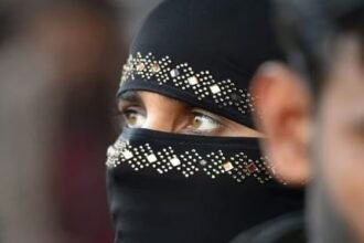 agra-crime:-मायके-में-रह-रही-पत्नी-की-पिटाई…इसलिए-सास-ससुर-के-सामने-घरवाली-को-पीटा,-फिर-बोला-तीन-तलाक