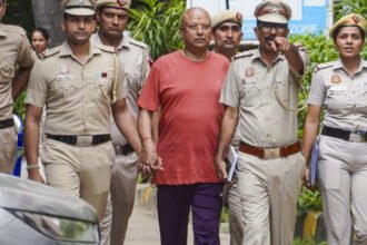 पुलिस-हिरासत-के-पहले-दिन-चैतन्यानंद-सरस्वती-ने-की-फ्रूट्स-की-डिमांड,-पूछताछ-में-नहीं-कर-रहा-सहयोग