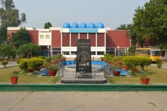 amu:-जेएन-मेडिकल-कॉलेज-में-तीमारदार-और-डॉक्टर-के-बीच-मारपीट,-हड़ताल-पर-गए-चिकित्सक