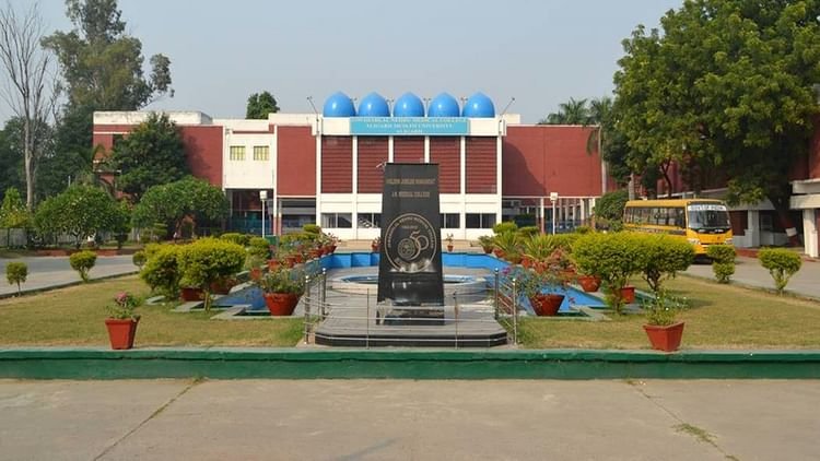 amu:-जेएन-मेडिकल-कॉलेज-में-तीमारदार-और-डॉक्टर-के-बीच-मारपीट,-हड़ताल-पर-गए-चिकित्सक