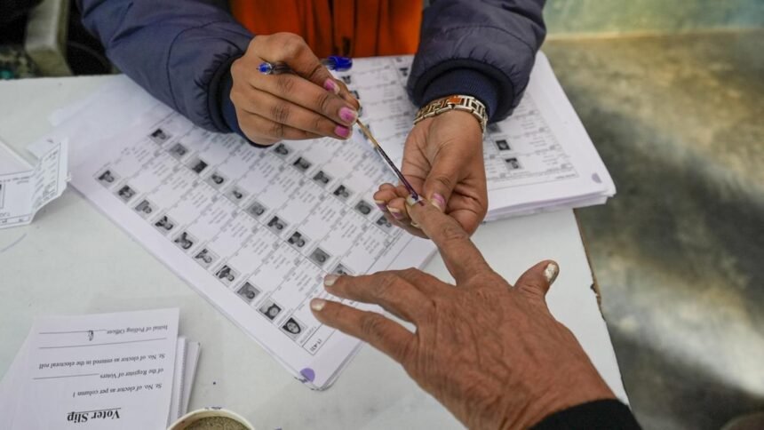 बिहार-में-वोटर-लिस्ट-से-कितने-लाख-वोटर्स-के-नाम-काटे-गए?-sir-के-फाइनल-डेटा-में-हुआ-खुलासा