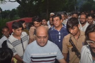 irfan-solanki:-इरफान-बोले-तीन-साल-बाद-बेगम-के-हाथ-का-खाना-मिला,-पार्टी-विधायकों-समर्थकों-से-की-मुलाकात