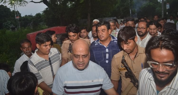 irfan-solanki:-इरफान-बोले-तीन-साल-बाद-बेगम-के-हाथ-का-खाना-मिला,-पार्टी-विधायकों-समर्थकों-से-की-मुलाकात
