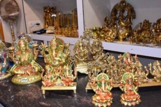 दीपावली-पर-ऑर्डर-पूरी-करने-की-तैयारी:-अलीगढ़-की-मूर्तियों-की-विदेश-में-मांग,-150-करोड़-पहुंचेगा-कारोब