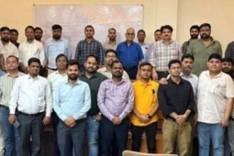 up:-डीवीवीएनएल-के-अभियंताओं-की-चेतावनी,-निजीकरण-का-टेंडर-होते-ही-करेंगे-सामूहिक-जेल-भरो-आंदोलन