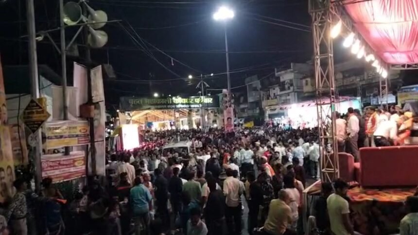 जबलपुर-में-दशहरा-चल-समारोह-के-दौरान-अचानक-होने-लगी-फायरिंग,-मची-भगदड़