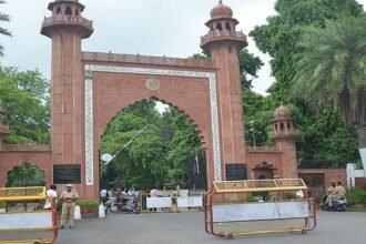 amu:-हॉस्टल-में-मैच-के-दौरान-छात्रों-के-बीच-कहासुनी-हाथापाई-व-फायरिंग,-चार-छात्रों-के-आने-पर-लगाया-प्रतिबंध