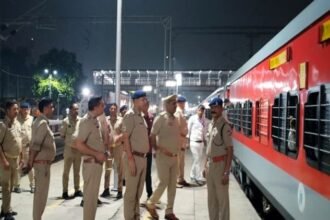 aligarh:-इटावा-में-बिगड़ी-बच्चे-की-तबीयत,-अलीगढ़-में-रोकी-ट्रेन,-मौत-पर-हंगामा,-15-मिनट-वक-खड़ी-रही-ट्रेन