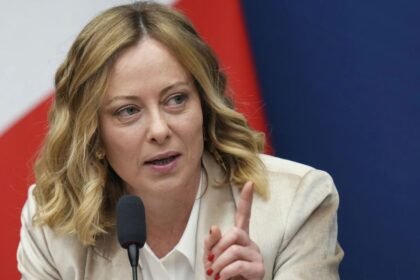 इटली-की-प्रधानमंत्री-मेलोनी-का-बड़ा-एक्शन,-सार्वजनिक-जगहों-पर-बुर्का-बैन-करने-को-पेश-किया-विधेयक