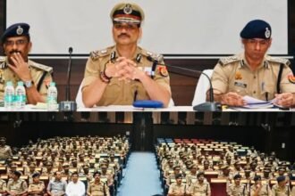 up-news:-त्योहारों-को-लेकर-वाराणसी-पुलिस-ने-कसी-कमर,-शहर-के-40-चौराहों-पर-लगेगी-दो-दो-दरोगा-की-ड्यूटी