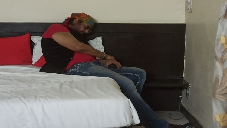 hemant-birje:-देर-रात-होटल-में-लड़खड़ाए-अभिनेता-हेमंत-बिरजे,-आयोजक-बिगड़े,-जमकर-हुआ-हंगामा