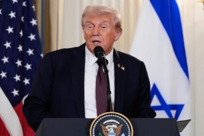 trump-israel-visit:-डोनाल्ड-ट्रंप-का-इजरायल-की-संसद-में-संबोधन,-बोले-‘यह-शांति-की-शुरुआत-है’