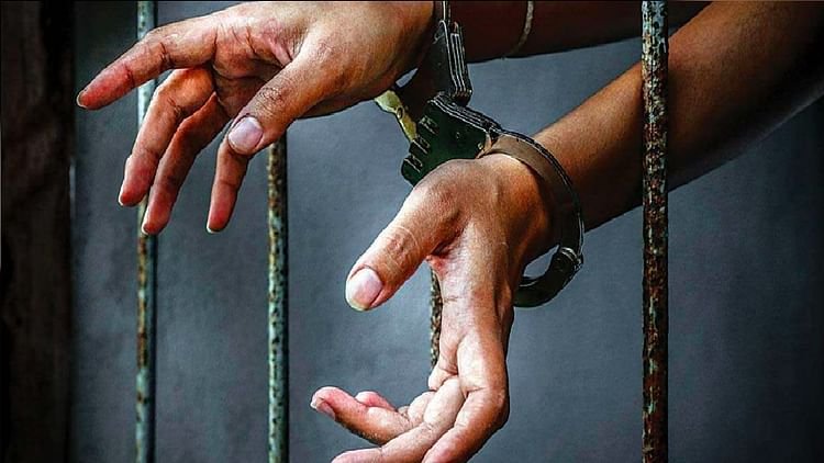 बच्ची-का-कत्ल:-दरिंदे-को-नहीं-आया-रहम,-रस्सी-से-कस-दिया-गला…फिर-किया-भयानक-काम;-मोबाइल-ने-दिलाई-सजा