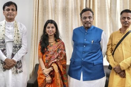 बिहार-चुनाव:-गायिका-मैथिली-ठाकुर-भाजपा-में-हुईं-शामिल,-इस-सीट-से-लड़-सकती-हैं-चुनाव